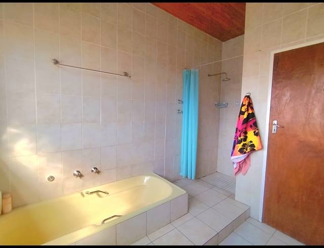 6 BEDROOM HOUSE FOR SALE IN BRAKPAN CENTRAL